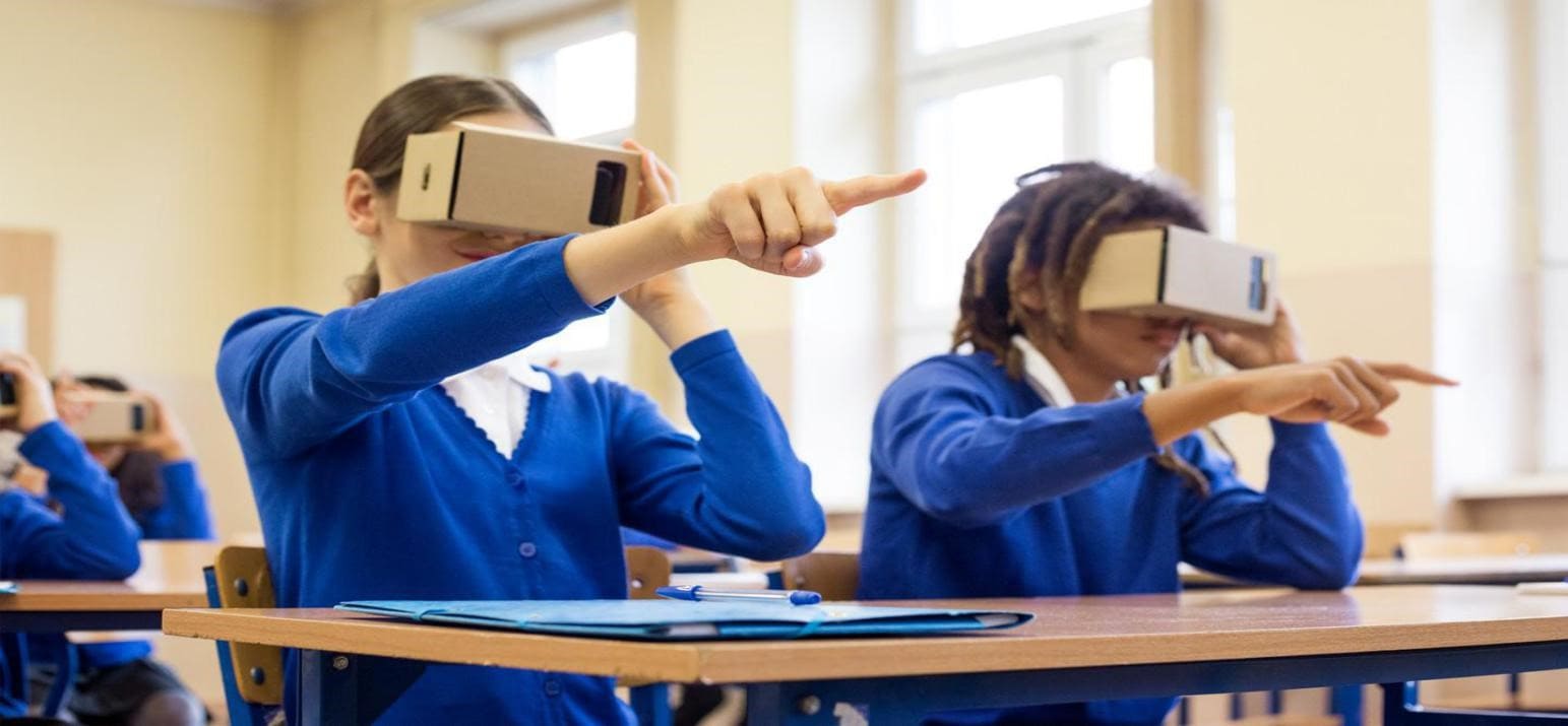 Ways To Improve The Quality Of Education By Using VR and AR