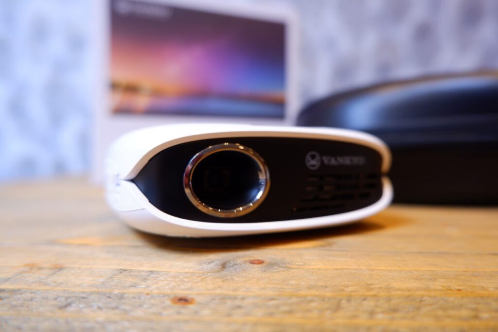 Vankyo Burger 101 Pico Projector Review A 280g projector with screen