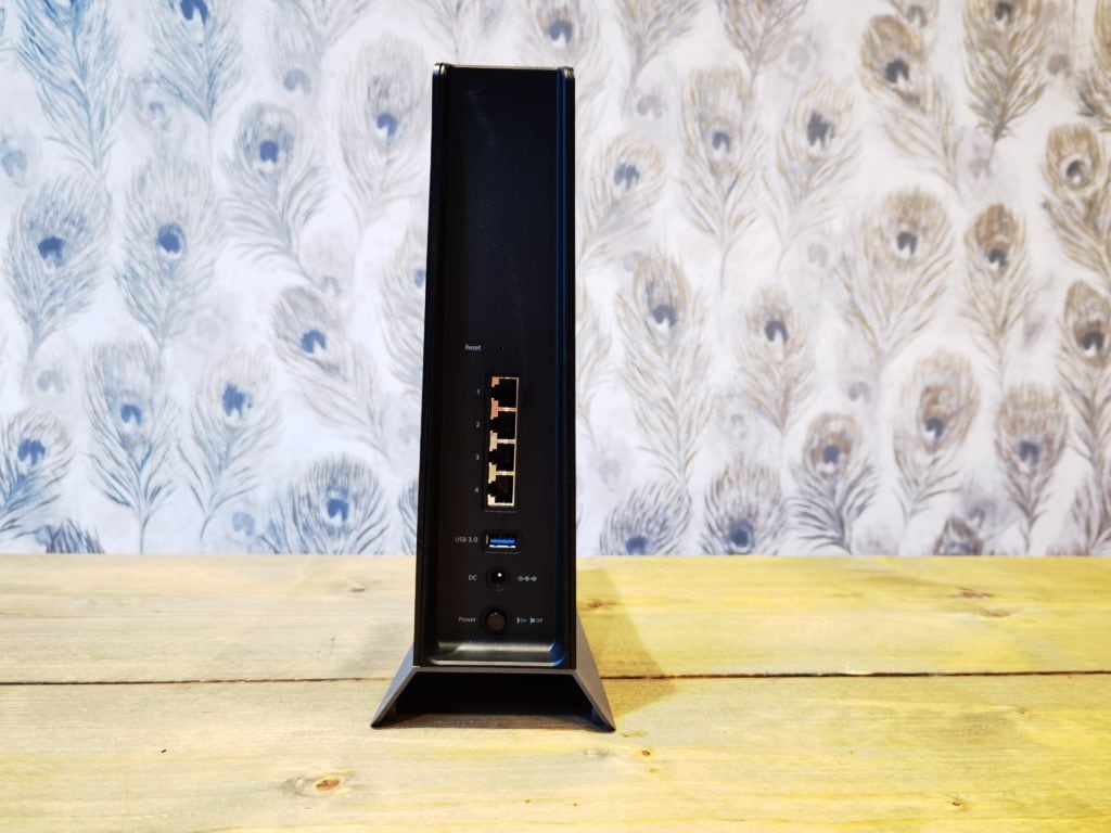 Netgear Nighthawk AX8 Wi-Fi 6 Mesh Extender Review (EAX80) – Smart roaming support allows you to keep your SSID 2