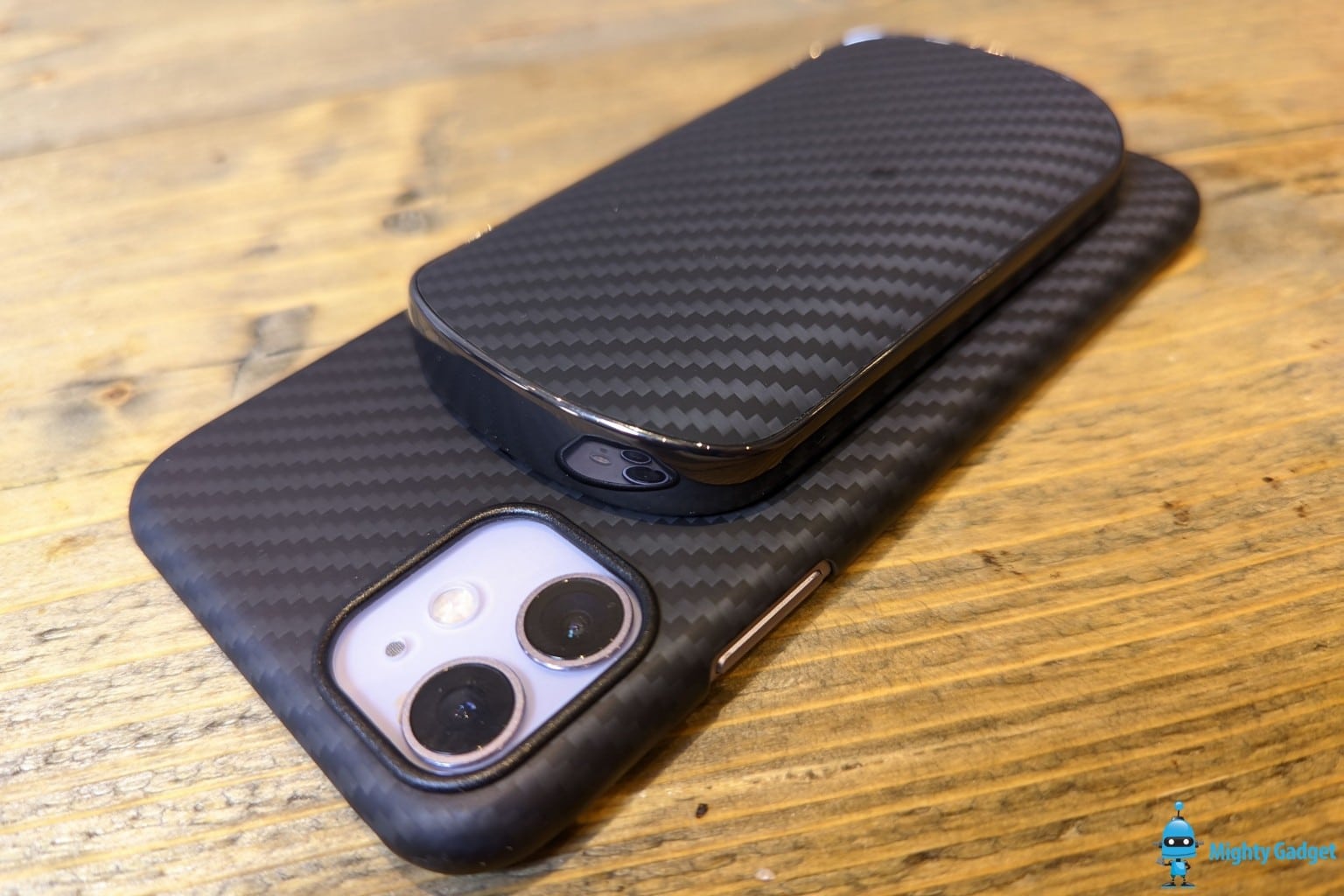 PITAKA MagEZ Juice: 2-in-1 Magnetic Wireless Charger & MagEZ Case ...