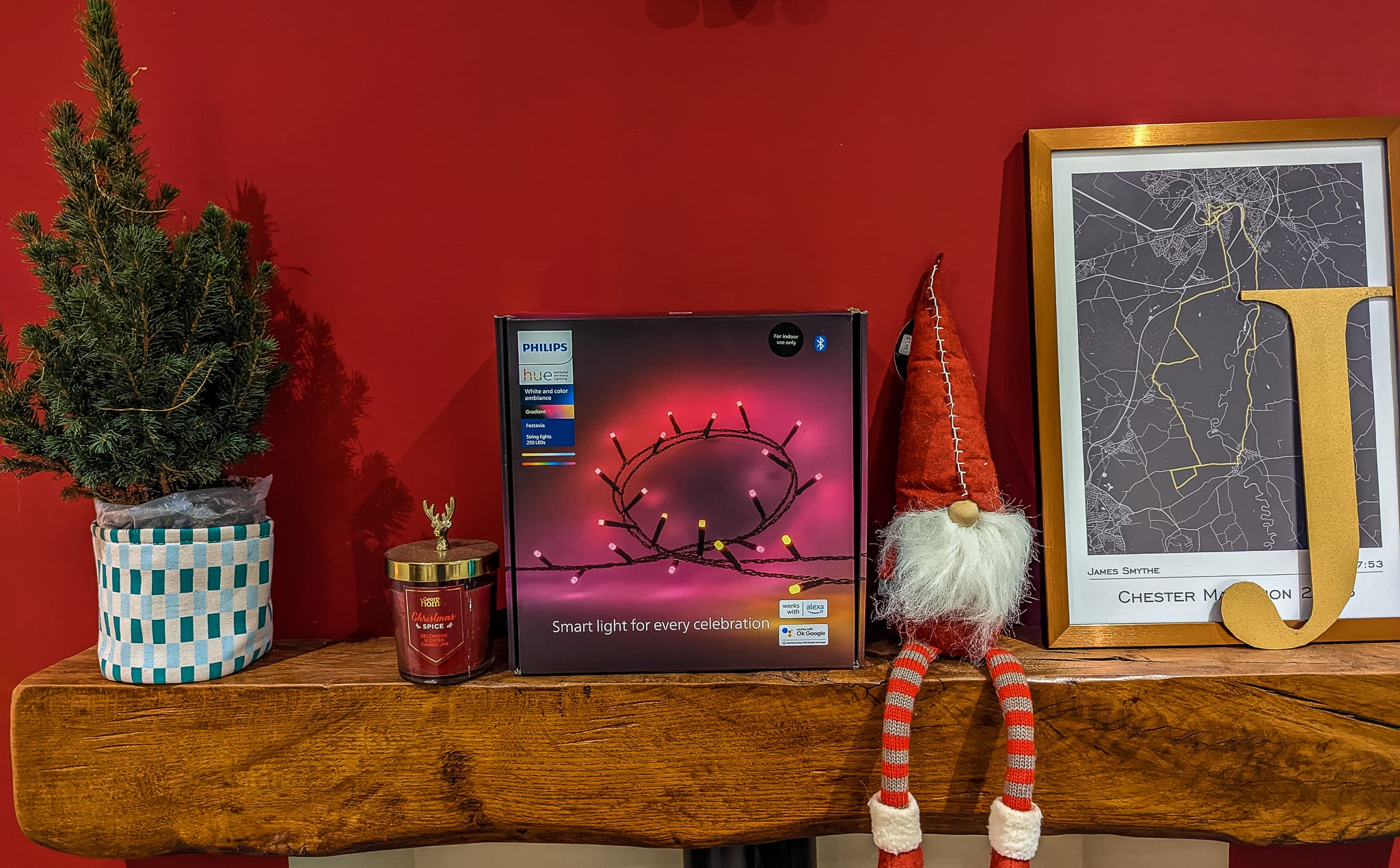 Philips Hue Festavia String Lights Review – Smart Christmas
tree lights that compete vs Twinkly