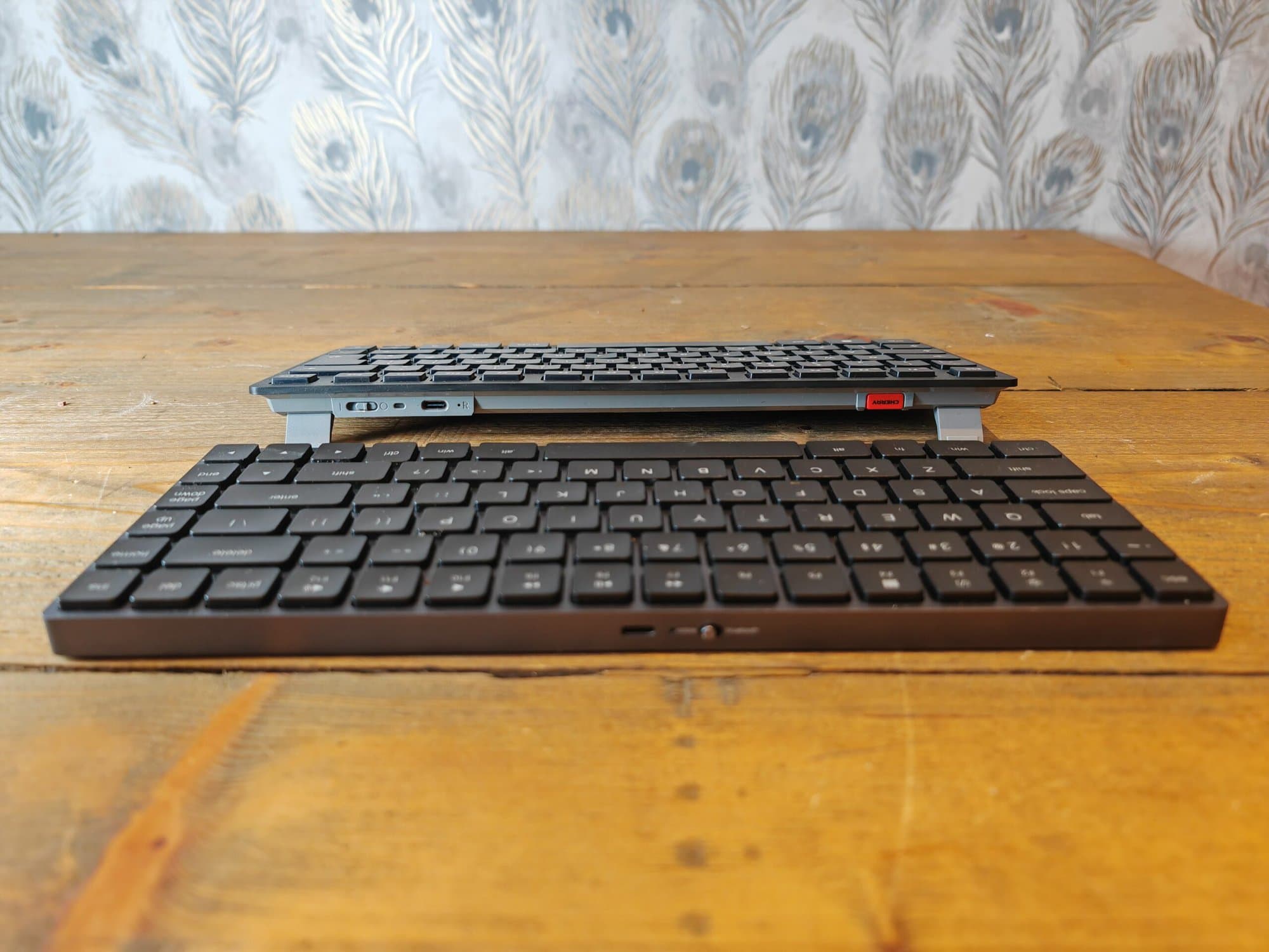 Cherry KW 9200 Mini Wireless Keyboard Review ??? The best portable ...