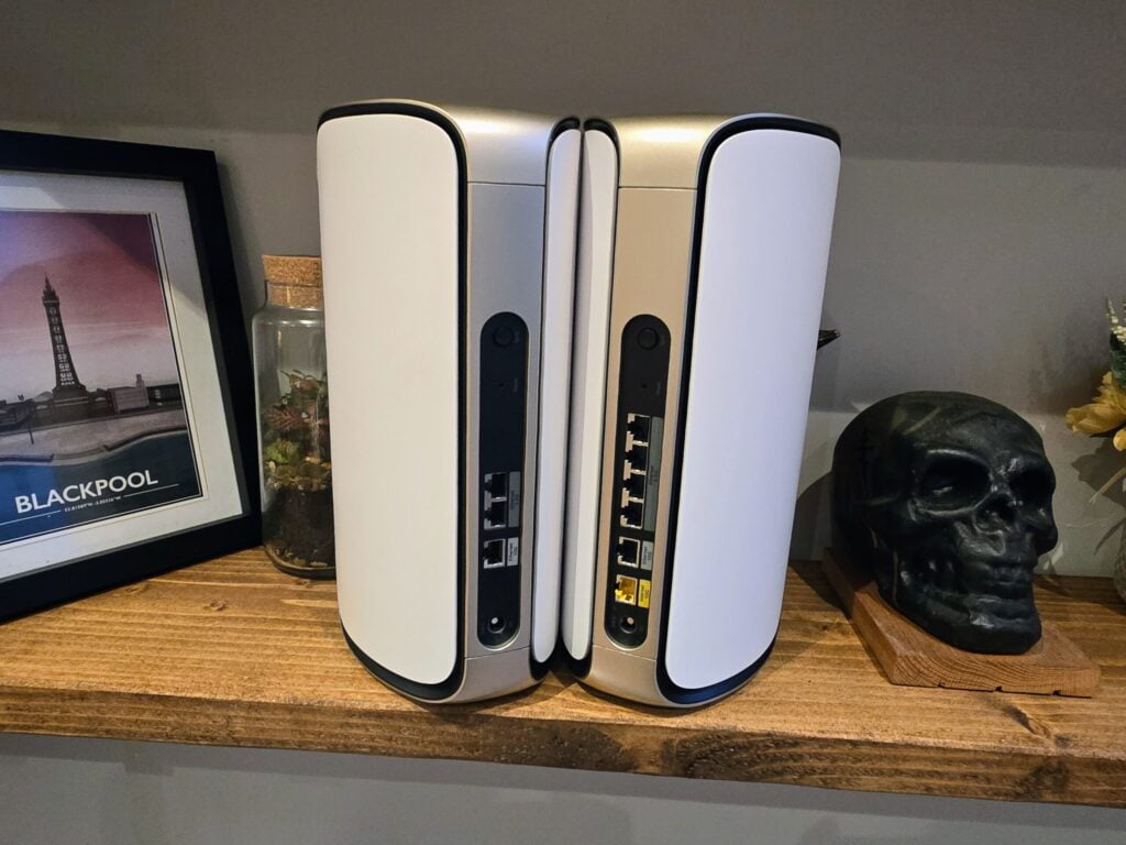 Netgear Orbi RBE973 Ethernet Ports scaled 1 Netgear Orbi RBE973 Ethernet Ports scaled 1