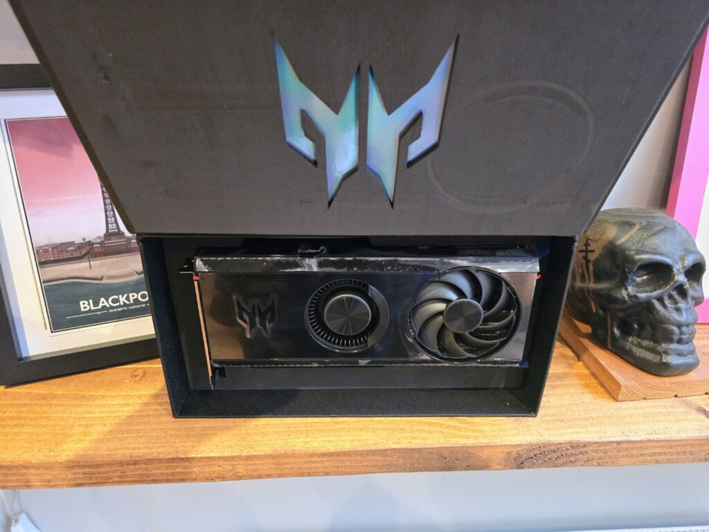 Acer Predator BiFrost Radeon RX 7600 OC Graphics Card Unboxing