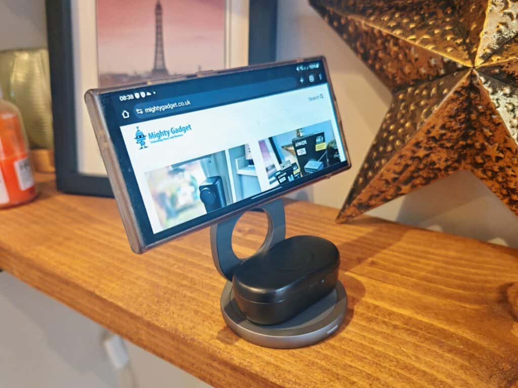 QDOS SnapStand 3 in 1 Wireless Charger Review 1