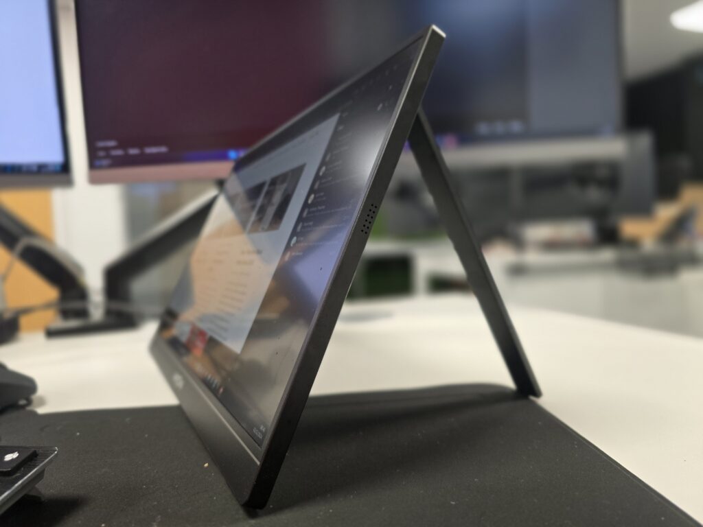 Arzopa Z1FC 144Hz Portable Gaming Monitor Side View Arzopa Z1FC 144Hz Portable Gaming Monitor Side View