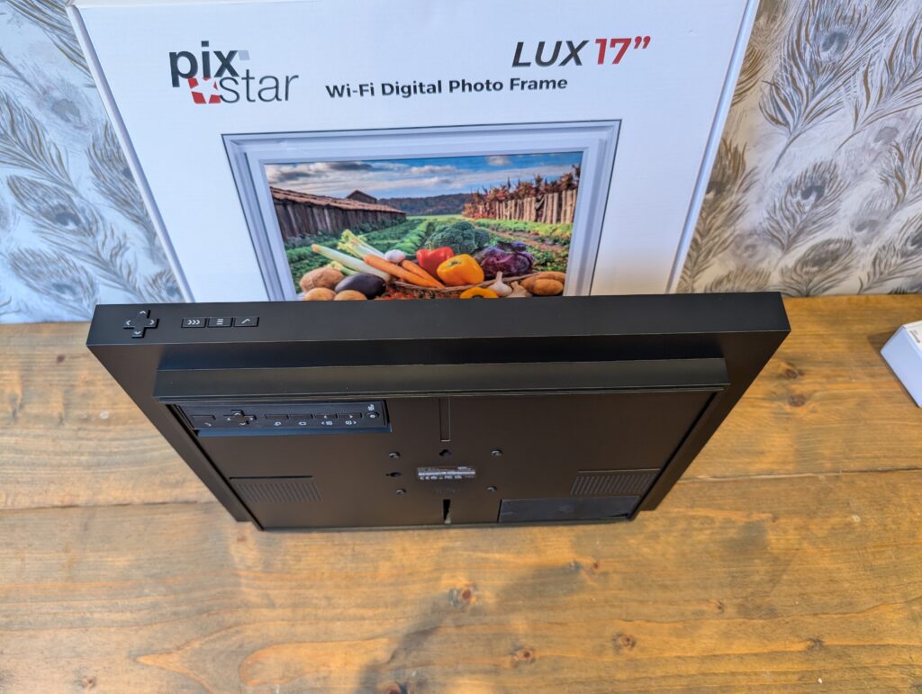 Pix Star LUX 17 Digital Photo Frame Review 6 Pix Star LUX 17 Digital Photo Frame Review 6