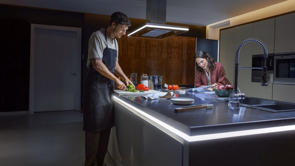 philips hue omniglow strip light philips hue omniglow strip light