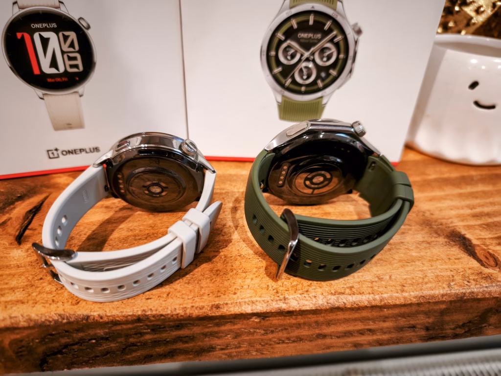 OnePlus Watch 3 43 mm Review vs 46mm OnePlus Watch 3 2