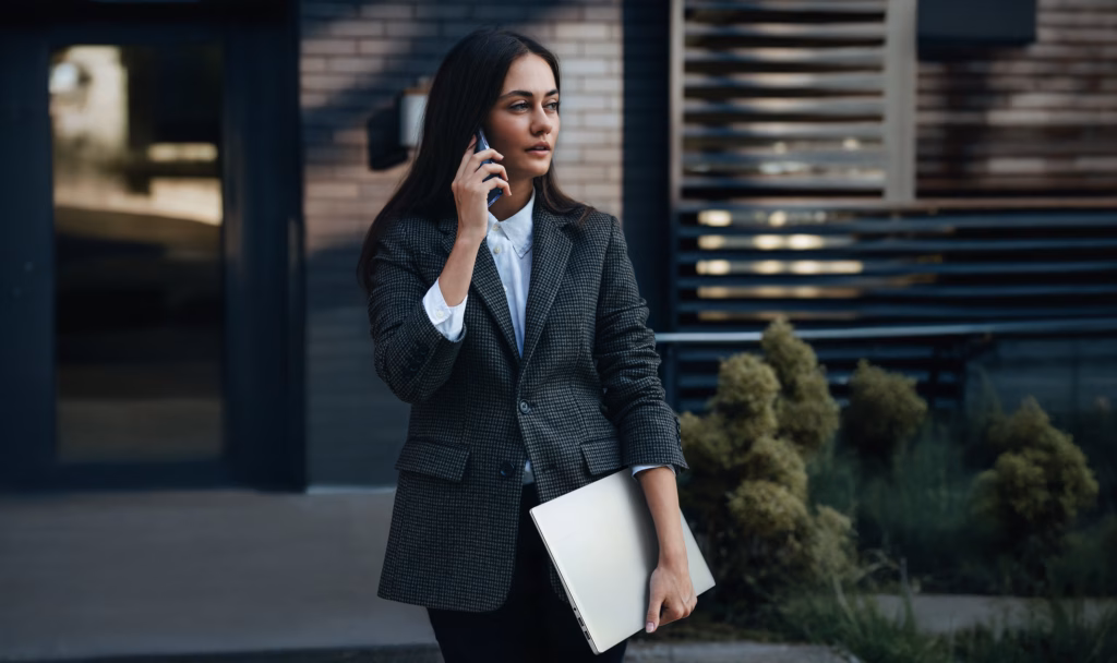 Acer Swift Edge 14 AI SFE14 151T Lifestyle 03