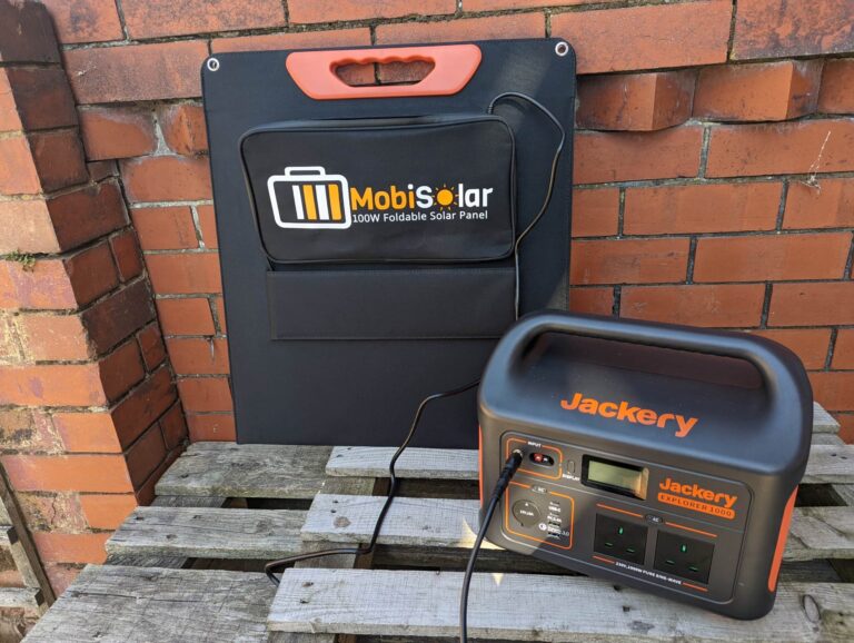 Mobisolar 100W Foldable Portable Solar Panel Review vs Jackery SolarSaga 100W Solar Panel