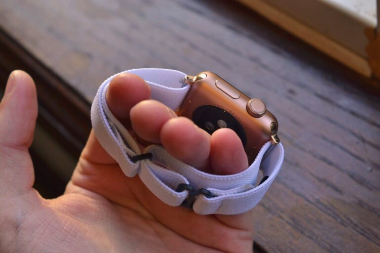 Best Fitness Bands for Apple Watch – Which material & style is the best for heart rate accuracy during workouts like running or cycling?