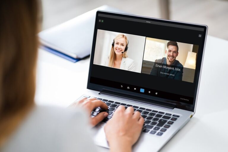 CES 2022: Pocketalk launches App & Subtitles adopting a cloud-based app translation service vs hardware