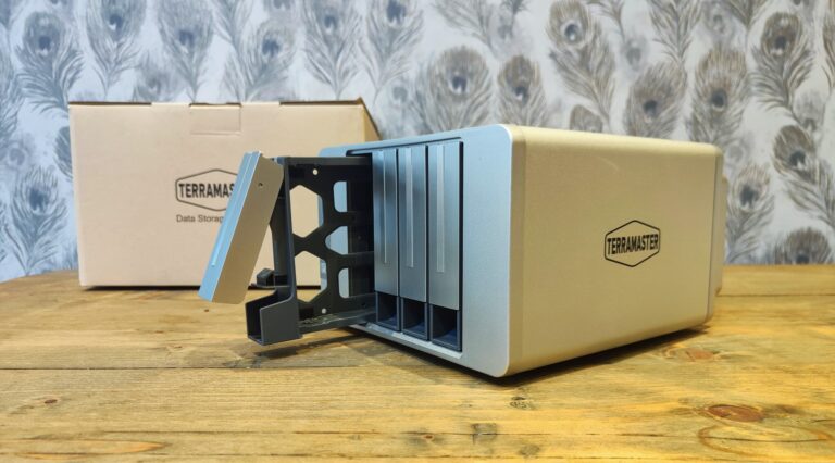 How to upgrade the TerraMaster F4-421 to Unraid with an extra 8GB RAM (12GB total) &  5 drives for the ultimate affordable NAS