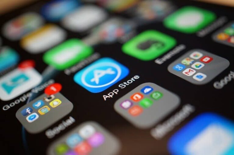 Three Methods to Keep Your iPhone Apps Updated